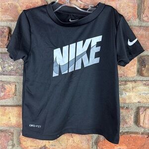 Nike T-Shirt Boys Size 24 Months - Black - Pre-loved excellent condition